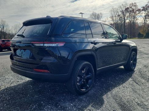 New 2025 Jeep Grand Cherokee Altitude image 5