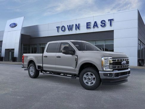 New 2026 Ford F250 XLT w/ FX4 Off-Road Package image 7