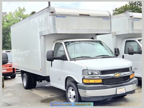 Used 2024 Chevrolet Express 4500 w/ Power Convenience Package RWD image 1