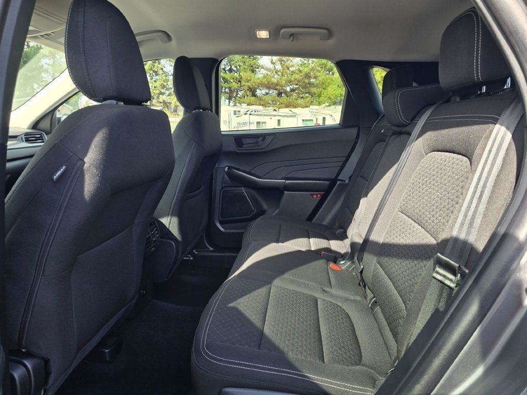 Used 2025 Ford Escape Active AWD/4WD image 13