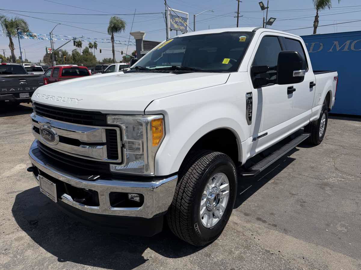 Used 2017 Ford F250 XLT w/ XLT Value Package AWD/4WD image 3