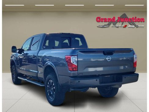 Used 2016 Nissan Titan PRO-4X AWD/4WD image 4