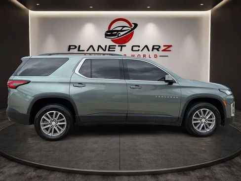 Used 2022 Chevrolet Traverse LT FWD image 6