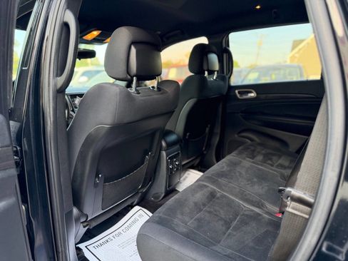 Used 2017 Jeep Grand Cherokee Laredo image 15