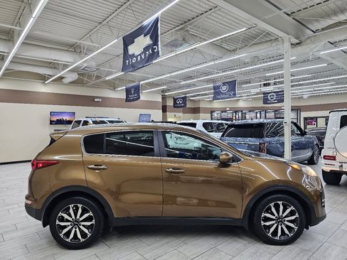 Used 2017 Kia Sportage EX image 6