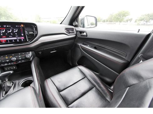 Used 2024 Dodge Durango GT RWD image 11
