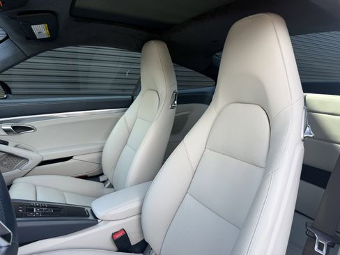 Used 2019 Porsche 911 Carrera S RWD image 5