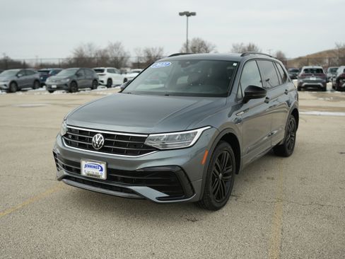 Used 2022 Volkswagen Tiguan SE R-Line image 4