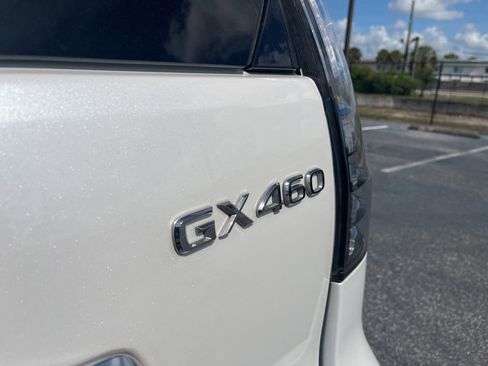 Used 2023 Lexus GX 460 Premium w/ Accessory Package AWD/4WD image 7