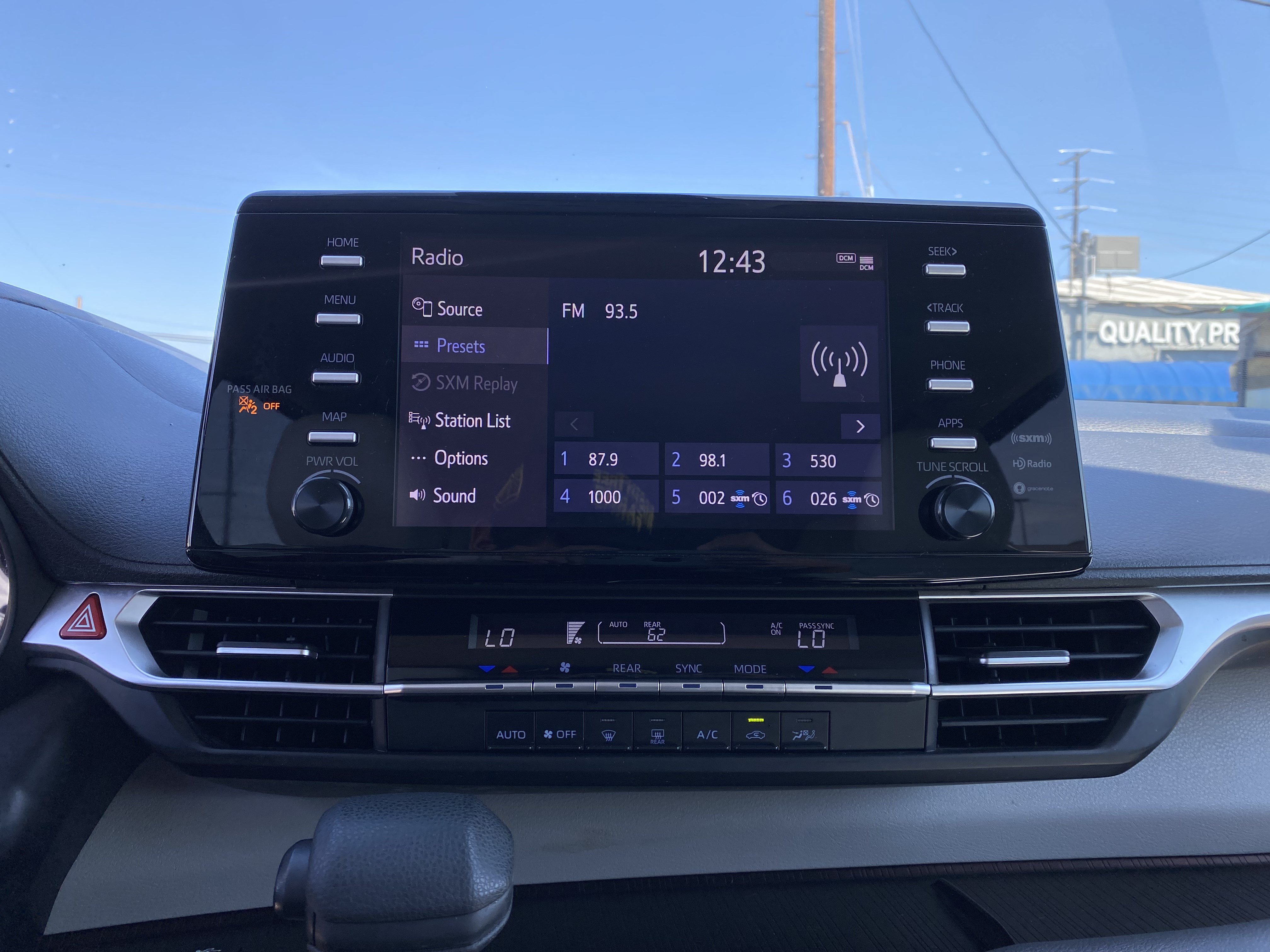 Used 2021 Toyota Sienna LE FWD image 14