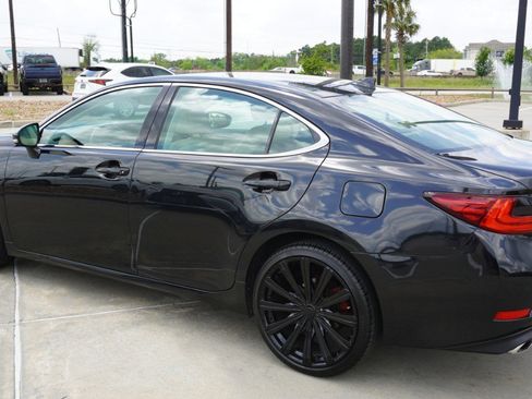 Used 2017 Lexus ES 350 w/ Premium Package image 5