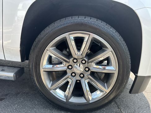 Used 2019 Chevrolet Tahoe LT w/ LT Signature Package RWD image 23