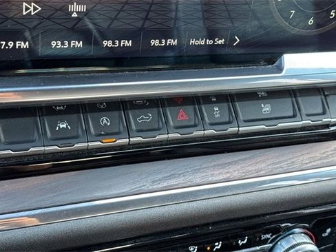 Used 2025 GMC Sierra 1500 SLT image 31