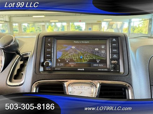 Used 2013 Chrysler Town & Country Touring FWD image 19