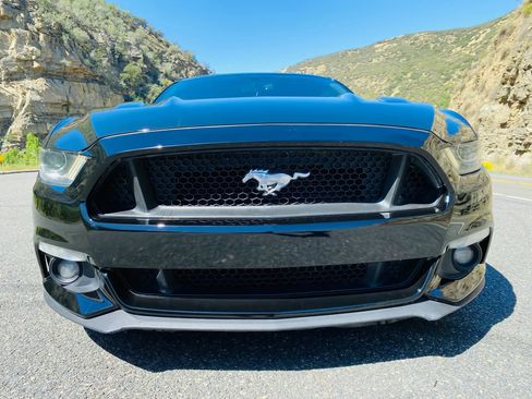 Used 2016 Ford Mustang GT RWD image 2
