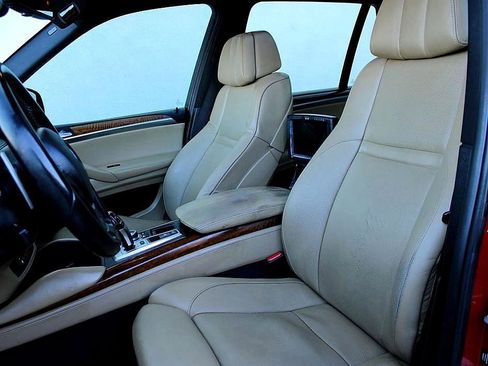 Used 2012 BMW X5 M image 9