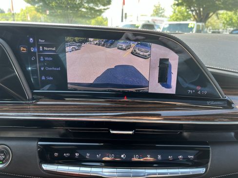 Used 2023 Cadillac Escalade Premium Luxury w/ LPO, Floor Liner Package AWD/4WD image 19
