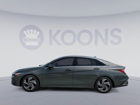 New 2026 Hyundai Elantra Limited FWD image 4