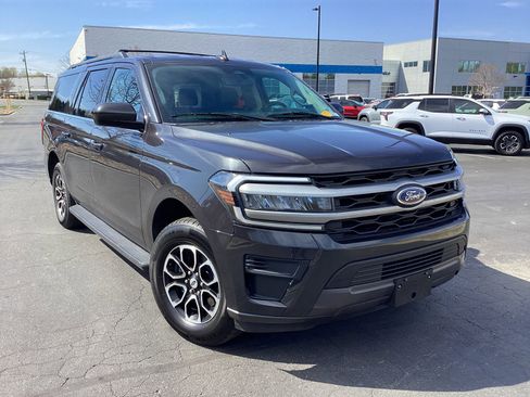 Used 2024 Ford Expedition Max XLT image 7