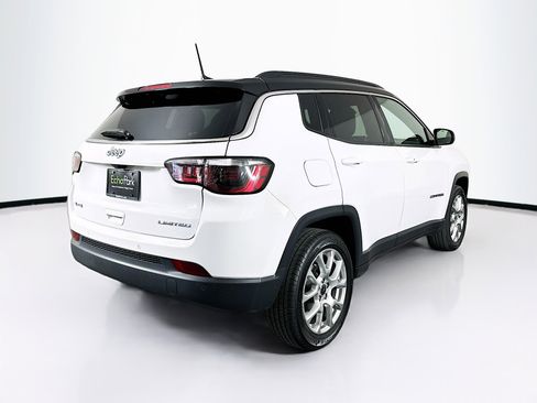 Used 2025 Jeep Compass Limited image 9