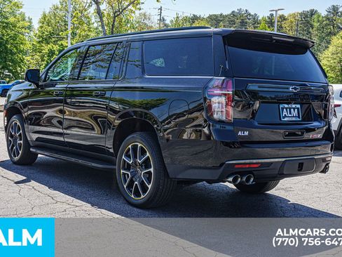 Used 2022 Chevrolet Suburban RST w/ Sport Performance Package AWD/4WD image 8