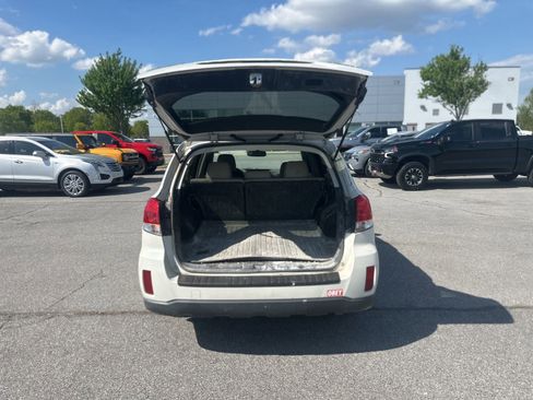 Used 2014 Subaru Outback 3.6R Limited w/ Moonroof Package image 9