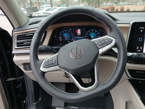 New 2026 Volkswagen Atlas SE image 14