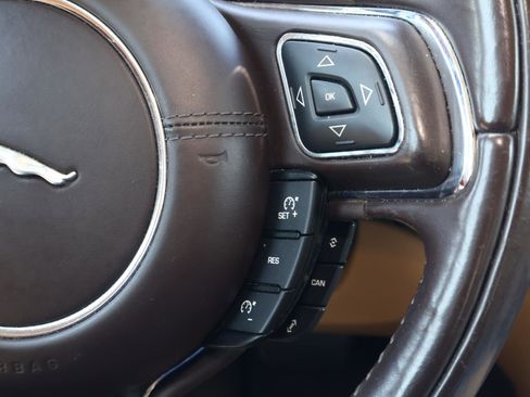 Used 2018 Jaguar XJ L Portfolio AWD/4WD image 23