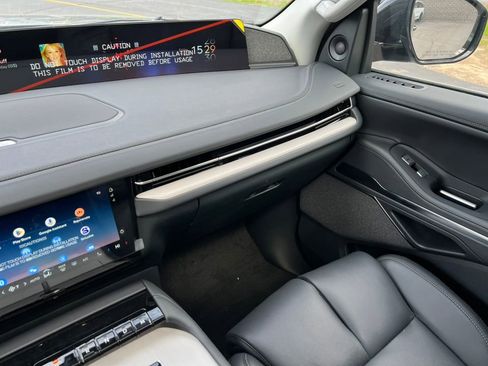 New 2026 Lincoln Navigator Reserve AWD/4WD image 32