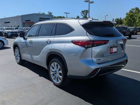 Used 2021 Toyota Highlander Limited FWD image 7