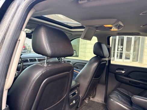 Used 2007 GMC Yukon Denali AWD/4WD image 6