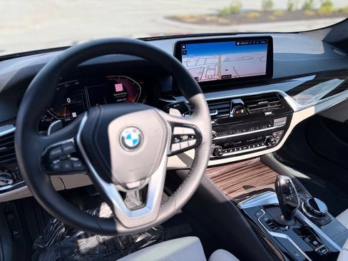 Used 2023 BMW 540i xDrive w/ Executive Package AWD/4WD image 10