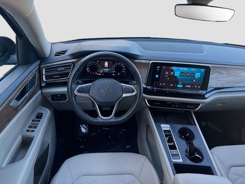 Used 2024 Volkswagen Atlas SE image 20