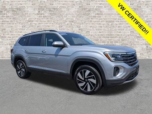 Certified 2025 Volkswagen Atlas SE FWD image 1