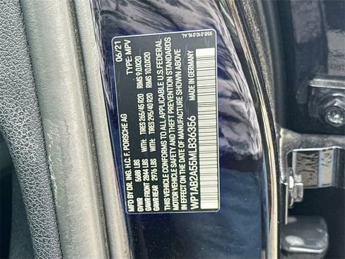 Used 2021 Porsche Macan S image 35