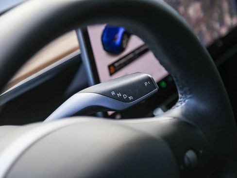 Used 2020 Tesla Model Y Long Range image 18