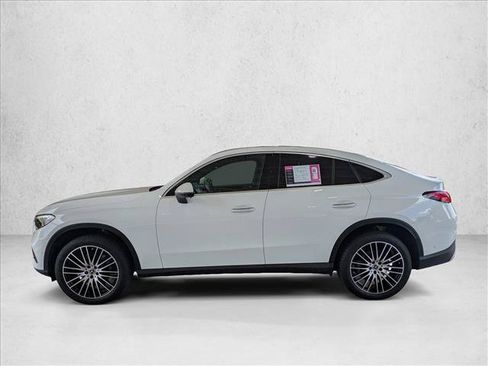 Used 2024 Mercedes-Benz GLC 300 4MATIC image 9