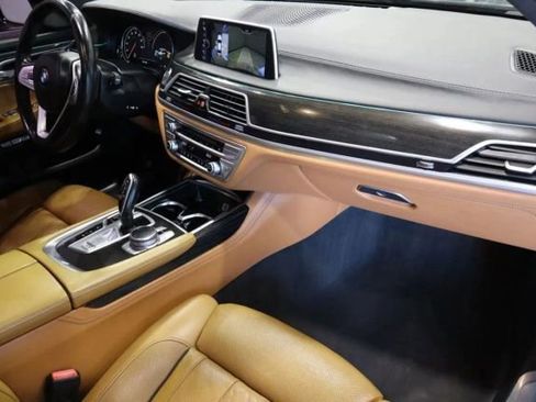 Used 2016 BMW 750i xDrive AWD/4WD image 28
