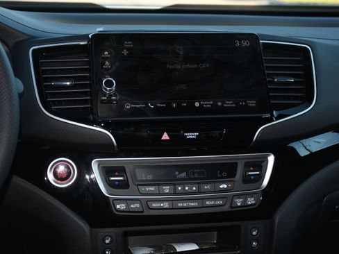 New 2026 Honda Ridgeline Black Edition image 9