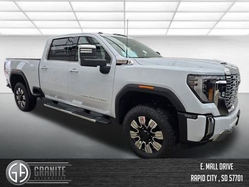 New 2026 GMC Sierra 3500 Denali w/ Denali Reserve Package AWD/4WD image 7