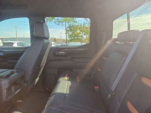 Used 2022 GMC Sierra 1500 AT4 w/ AT4 Premium Package image 10