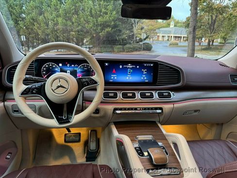 Used 2024 Mercedes-Benz Maybach GLS 600 Maybach GLS 600 4MATIC SUV image 42