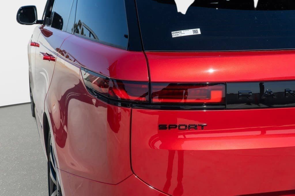 New 2025 Land Rover Range Rover Sport Dynamic SE AWD/4WD image 9