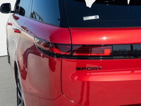 New 2025 Land Rover Range Rover Sport Dynamic SE image 9