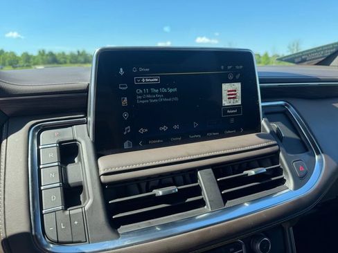 Used 2023 Chevrolet Suburban Z71 w/ Luxury Package AWD/4WD image 21