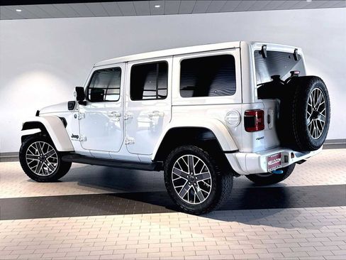 Used 2024 Jeep Wrangler High Altitude AWD/4WD image 3