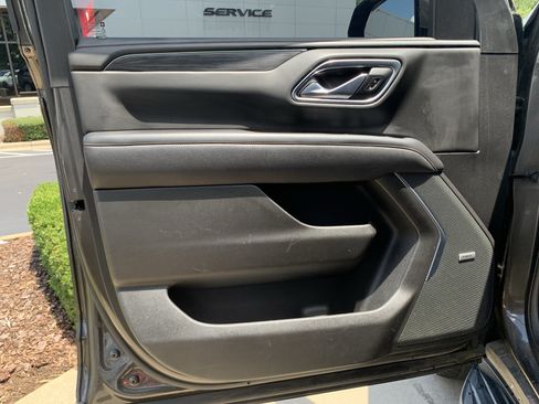 Used 2021 GMC Yukon XL SLT AWD/4WD image 14