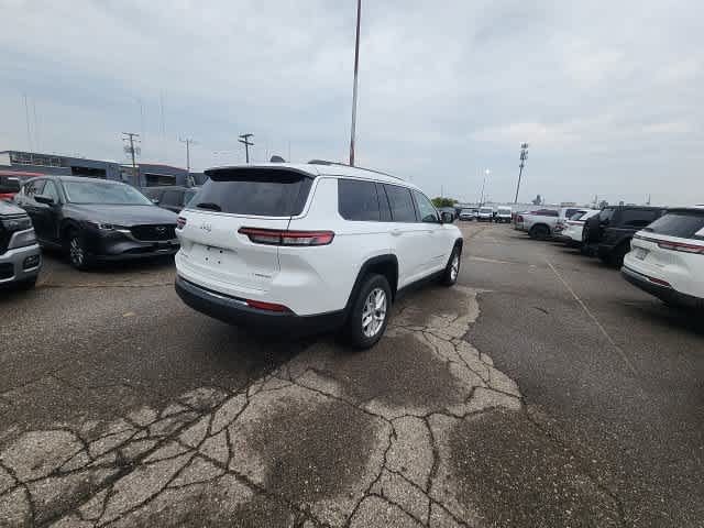 Used 2023 Jeep Grand Cherokee L Laredo w/ Luxury Tech Group I AWD/4WD image 14