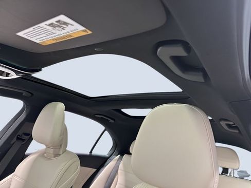 Used 2025 Mercedes-Benz C 300 4MATIC Sedan image 15
