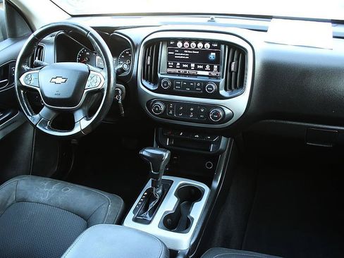 Used 2018 Chevrolet Colorado LT RWD image 17